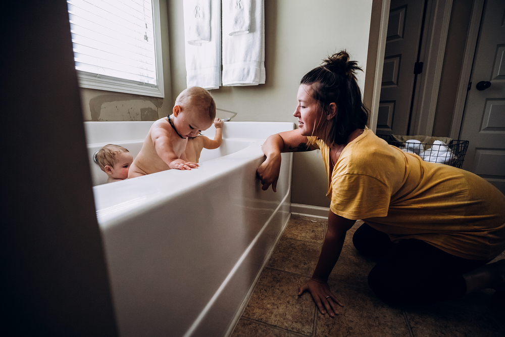 postpartumproject_ker-fox_photography_baby_bath.png