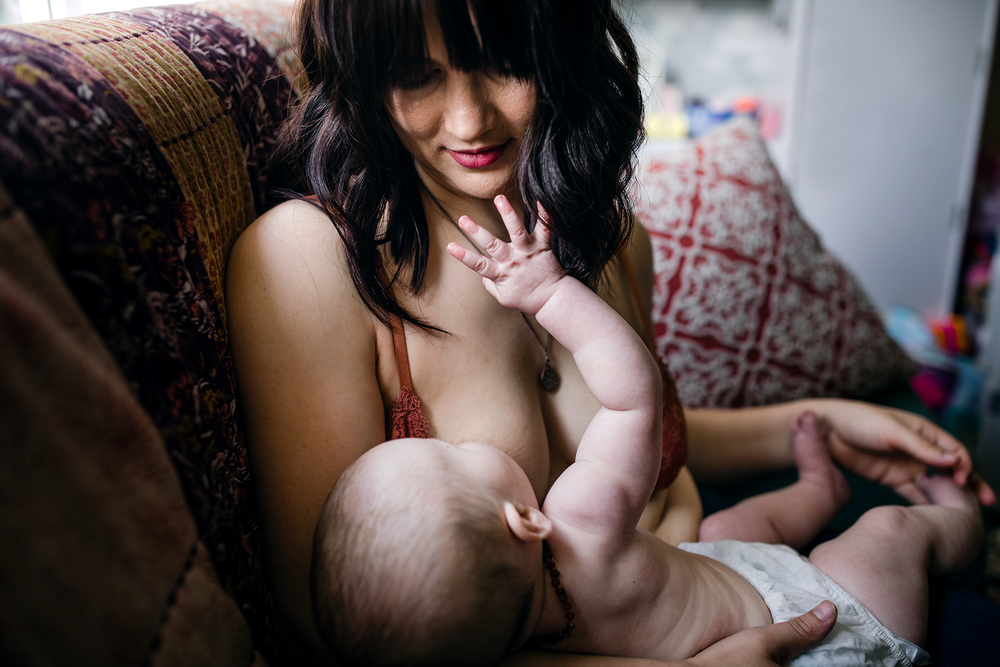 postpartumproject_ker-fox_photography_breastfeeding.png